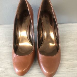 Carlos Santana brown heels size 10